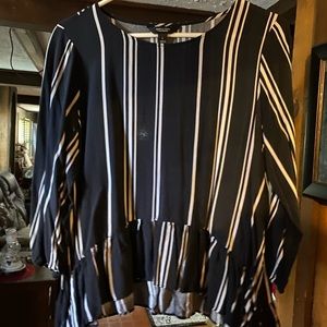 Lady’s top, dark blue w wire stripes